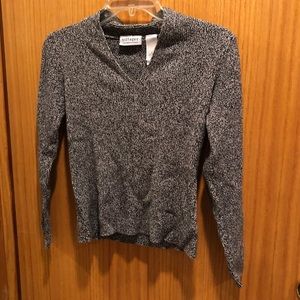 Villager Liz Claiborne sweater size Medium